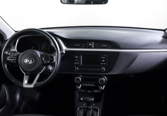 Подержанный автомобиль Kia Rio Hatchback 2020 года (10 фото)