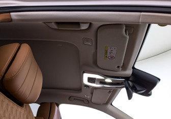 Подержанный автомобиль Hongqi H9 2023 года (23 фото)