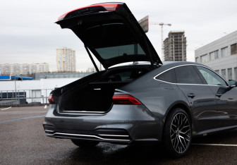 Подержанный автомобиль Audi A7 2020 года (19 фото)