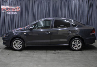 Подержанный автомобиль Volkswagen Polo Sedan 2016 года (8 фото)