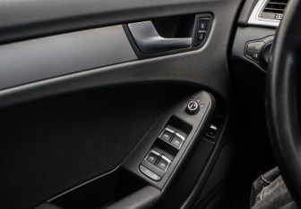 Подержанный автомобиль Audi A4 Sedan 2014 года (22 фото)
