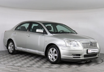 Подержанный автомобиль Toyota Avensis Sedan 2005 года (2 фото)