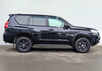 Подержанный автомобиль Toyota Land Cruiser Prado 2020 года (4 фото)