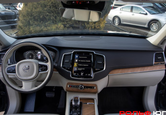 Подержанный автомобиль Volvo XC90 2021 года (10 фото)