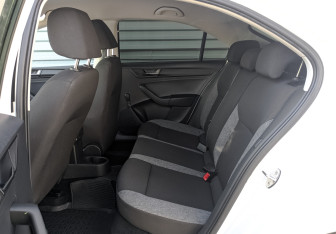 Подержанный автомобиль Skoda Rapid Liftback 2021 года (12 фото)