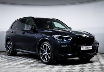 Подержанный автомобиль BMW X5 2021 года (3 фото)