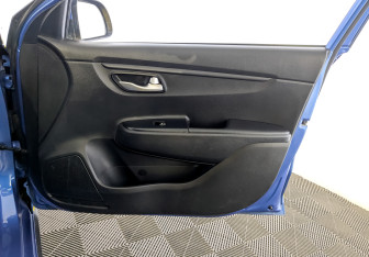 Подержанный автомобиль Kia Rio Hatchback 2020 года (24 фото)