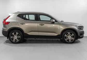 Подержанный автомобиль Volvo XC40 2019 года (4 фото)