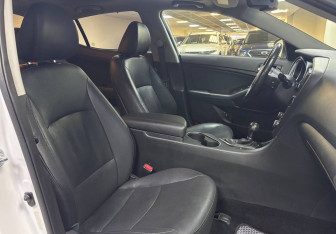 Подержанный автомобиль Kia Optima Sedan 2015 года (10 фото)