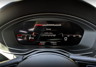 Подержанный автомобиль Audi A4 Sedan 2022 года (13 фото)