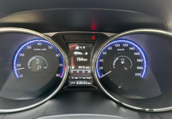 Подержанный автомобиль Hyundai ix35 2014 года (12 фото)