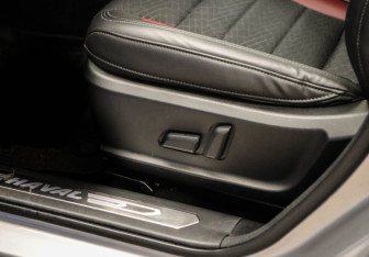Подержанный автомобиль Haval F7 2022 года (15 фото)