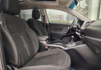 Подержанный автомобиль Kia Sportage 2013 года (10 фото)