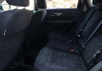 Подержанный автомобиль Nissan X-Trail 2015 года (8 фото)