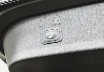 Подержанный автомобиль Ford Kuga 2017 года (17 фото)