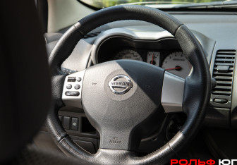Подержанный автомобиль Nissan Note 2008 года (10 фото)