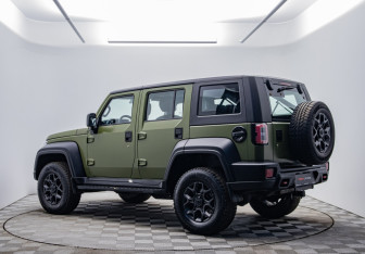 Подержанный автомобиль BAIC BJ40 2024 года (7 фото)