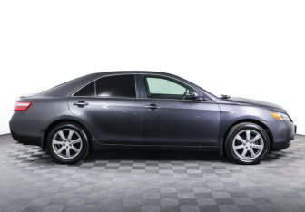 Подержанный автомобиль Toyota Camry Sedan 2007 года (4 фото)