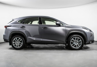 Подержанный автомобиль Lexus NX 2017 года (4 фото)