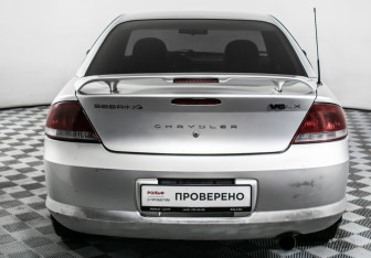 Подержанный автомобиль Chrysler Sebring Sedan 2002 года (6 фото)