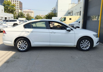 Подержанный автомобиль Volkswagen Passat Sedan 2016 года (4 фото)