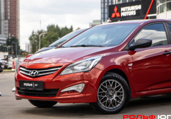 Подержанный автомобиль Hyundai Solaris Sedan 2015 года (14 фото)