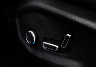 Подержанный автомобиль Geely Monjaro 2025 года (13 фото)