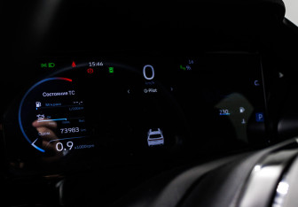 Подержанный автомобиль Geely Monjaro 2023 года (10 фото)