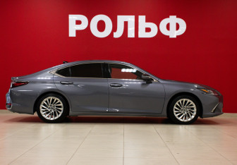 Подержанный автомобиль Lexus ES 2019 года (4 фото)