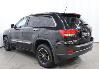 Подержанный автомобиль Jeep Grand Cherokee 2012 года (6 фото)