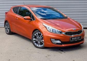 Подержанный автомобиль Kia Ceed Hatchback 2013 года (3 фото)