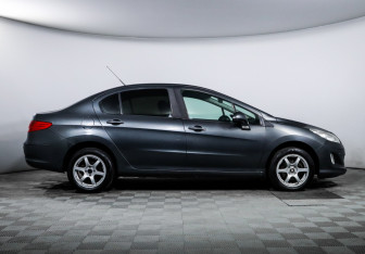 Подержанный автомобиль Peugeot 408 2012 года (4 фото)