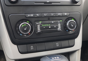 Подержанный автомобиль Skoda Yeti 2011 года (14 фото)