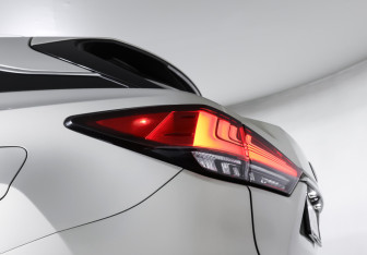 Подержанный автомобиль Lexus RX 2021 года (23 фото)