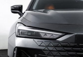 Подержанный автомобиль Changan UNI-V 2023 года (26 фото)