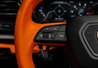 Подержанный автомобиль Lamborghini Urus 2025 года (26 фото)