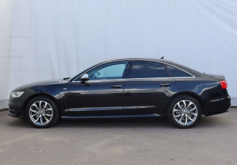 Подержанный автомобиль Audi A6 Sedan 2012 года (8 фото)