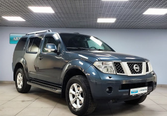 Подержанный автомобиль Nissan Pathfinder 2008 года (3 фото)