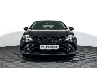 Подержанный автомобиль Toyota Camry Sedan 2019 года (2 фото)