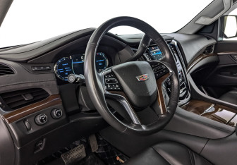 Подержанный автомобиль Cadillac Escalade Suv 2019 года (15 фото)