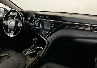 Подержанный автомобиль Toyota Camry Sedan 2018 года (9 фото)