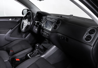 Подержанный автомобиль Volkswagen Tiguan 2013 года (11 фото)