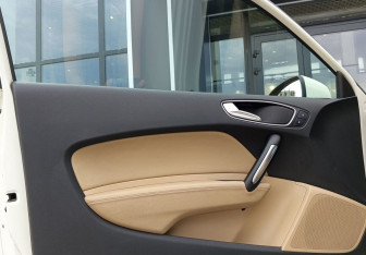 Подержанный автомобиль Audi A1 2010 года (17 фото)