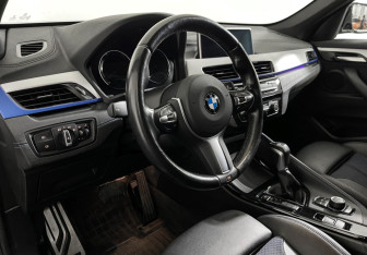Подержанный автомобиль BMW X1 2021 года (12 фото)