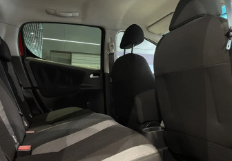 Подержанный автомобиль Peugeot 207 Hatchback 2008 года (11 фото)