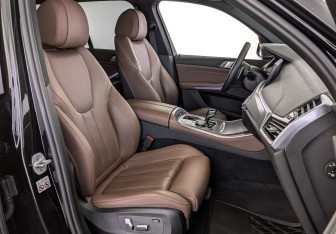 Подержанный автомобиль BMW X5 2022 года (24 фото)