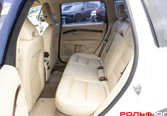 Подержанный автомобиль Volvo XC70 2014 года (8 фото)