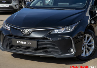 Подержанный автомобиль Toyota Corolla Sedan 2019 года (16 фото)