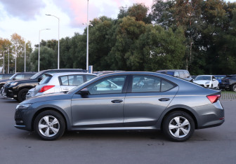 Подержанный автомобиль Skoda Octavia Liftback 2021 года (7 фото)