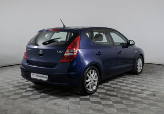 Подержанный автомобиль Hyundai i30 Hatchback 2009 года (5 фото)